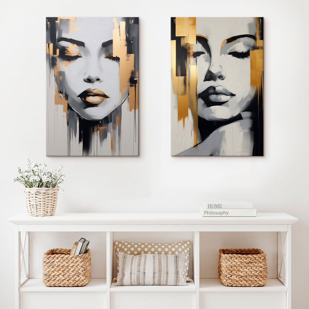 Schilderij van het gezicht van een vrouw in een interieur