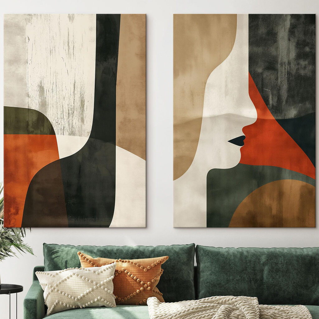 Een paar posters met gezichten van vrouwen — interieur 2