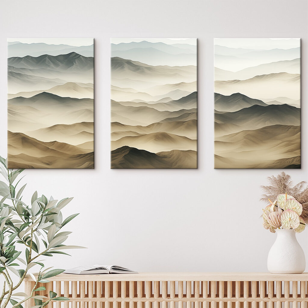 Bergketen met mist in een interieur