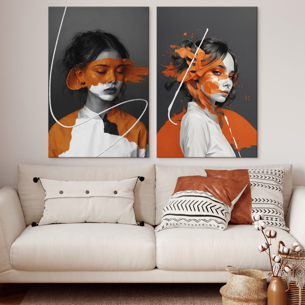 Vrouw met oranje verf op haar gezicht in een interieur