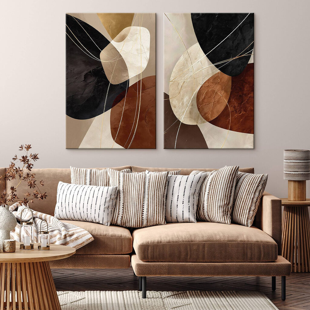 Abstracte vormen in warme tinten in een interieur