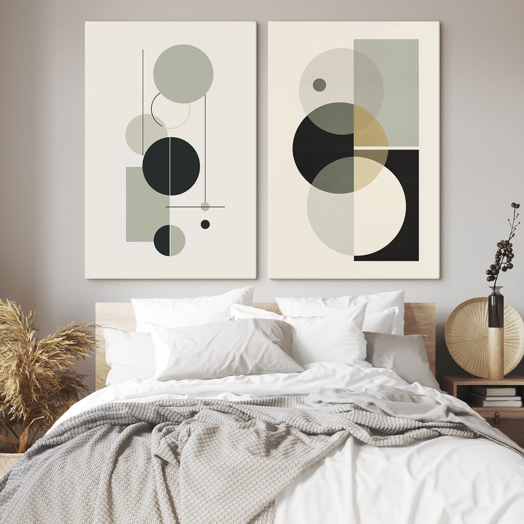 Een paar kunstwerken met cirkels en lijnen — interieur 1