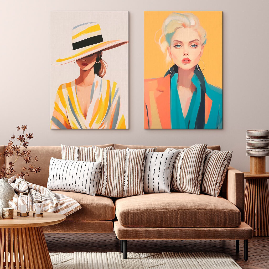 Een paar vrouwen met hoeden op — interieur 1