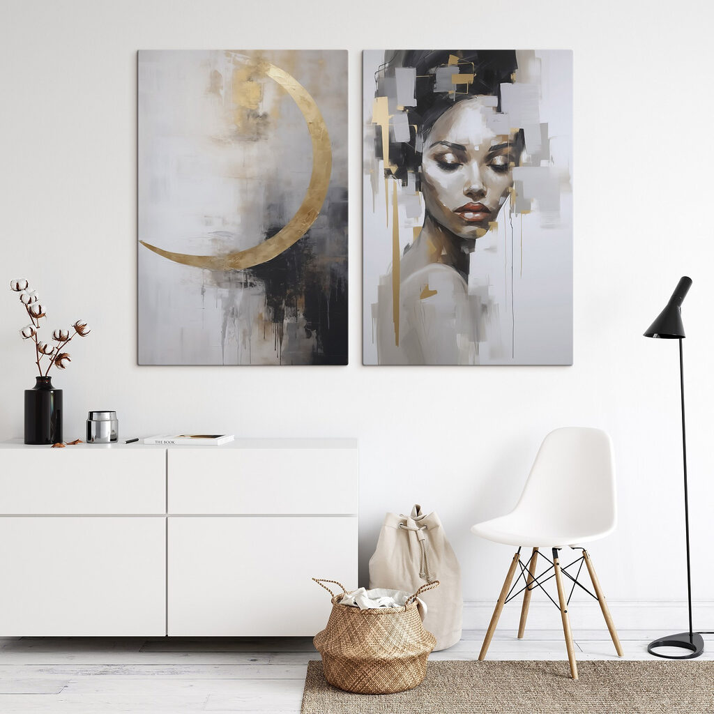 Een schilderij van een vrouw en een schilderij van een maan — interieur 2