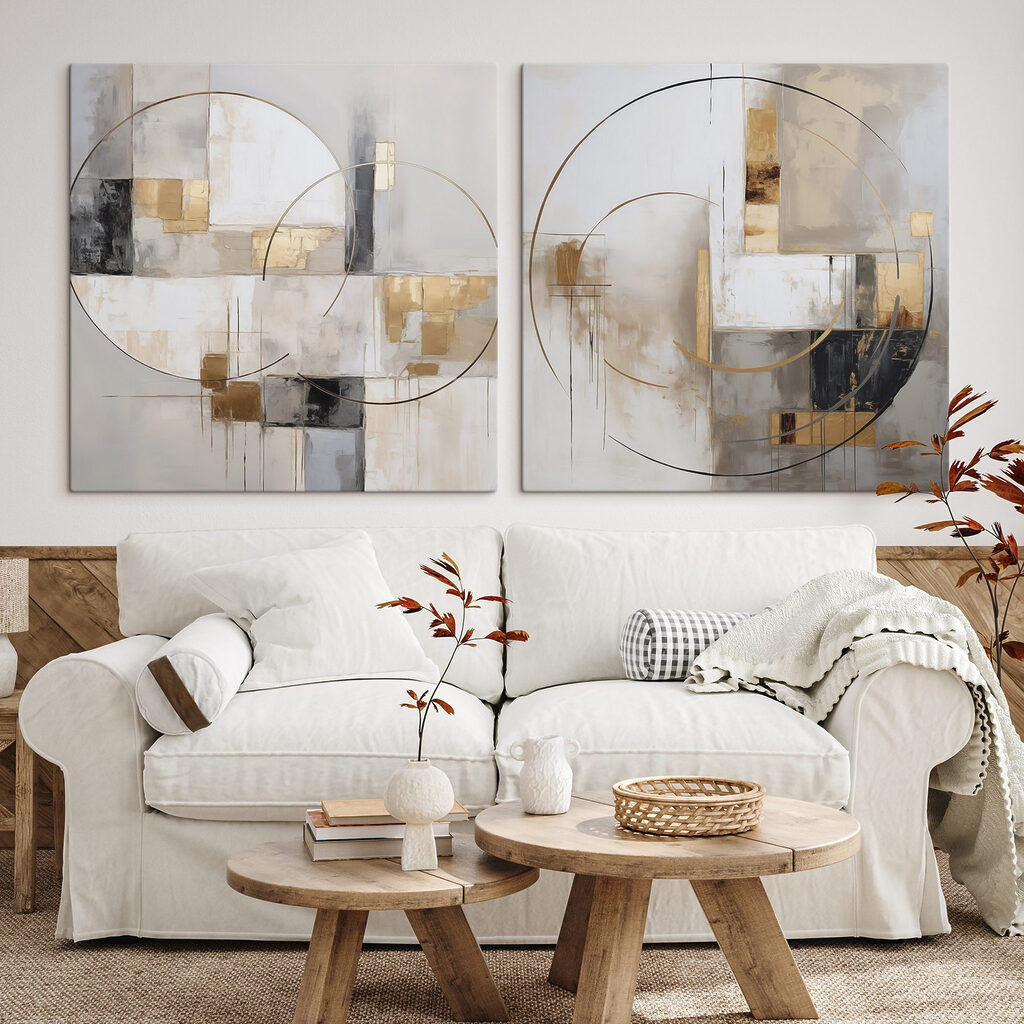 Abstracte vormen in een zacht kleurenpalet in een interieur