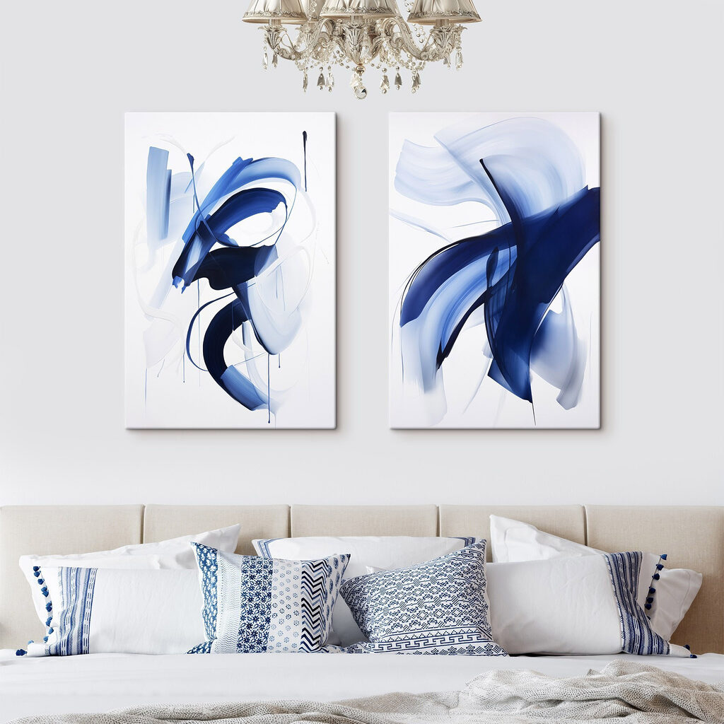 Twee afbeeldingen van blauwe verf in een interieur