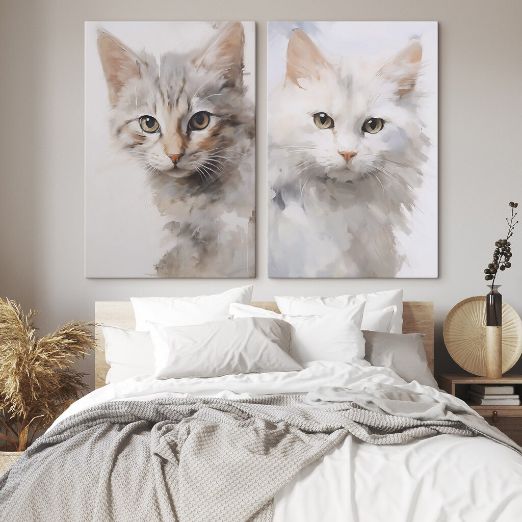 Twee katten die hun kop opzij hebben gedraaid — interieur 1