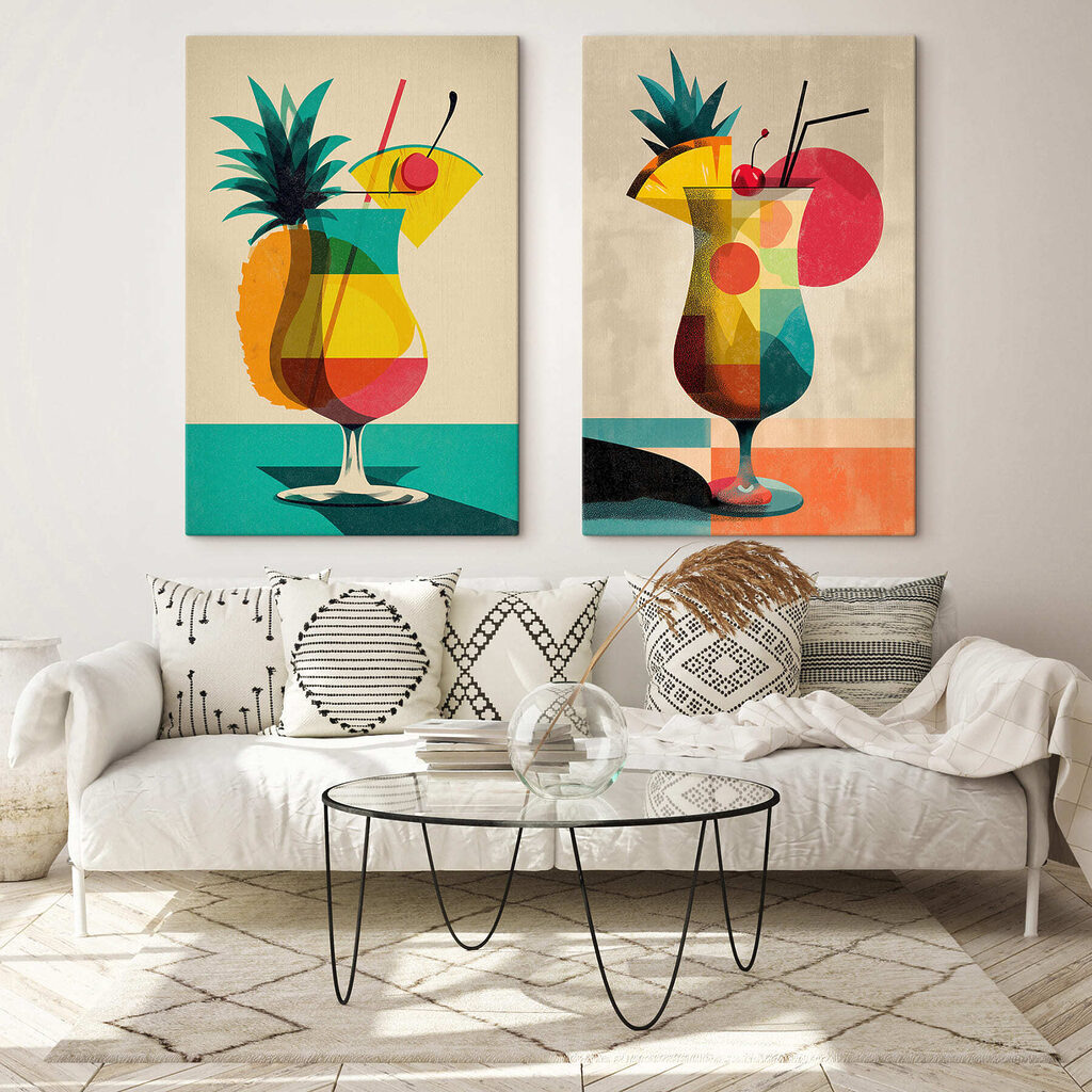 Twee afbeeldingen van een drankje in een interieur