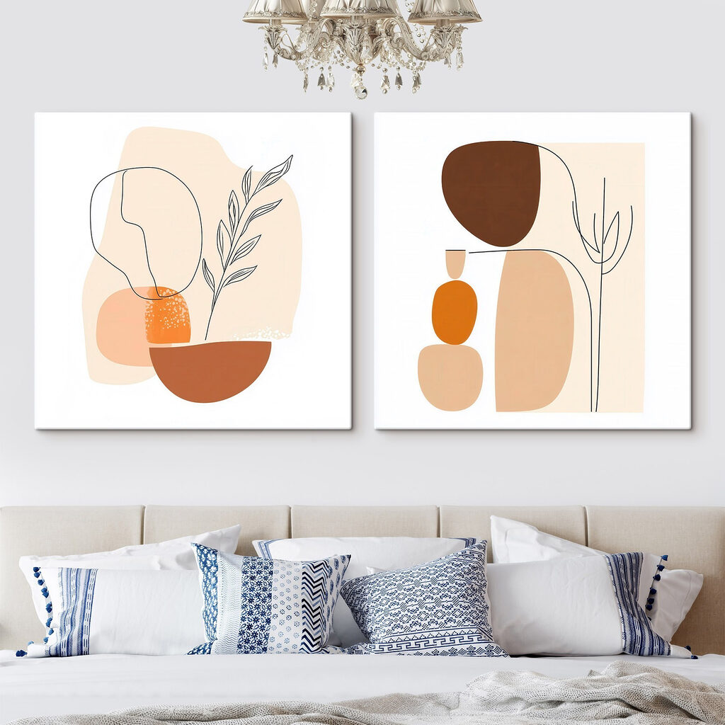 Een paar schilderijen van een vrouw en een plant — interieur 2