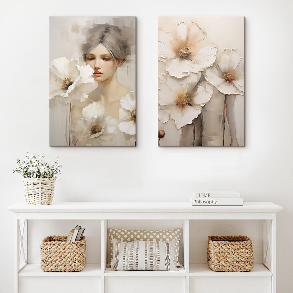 Schilderij van een vrouw met witte bloemen in een interieur