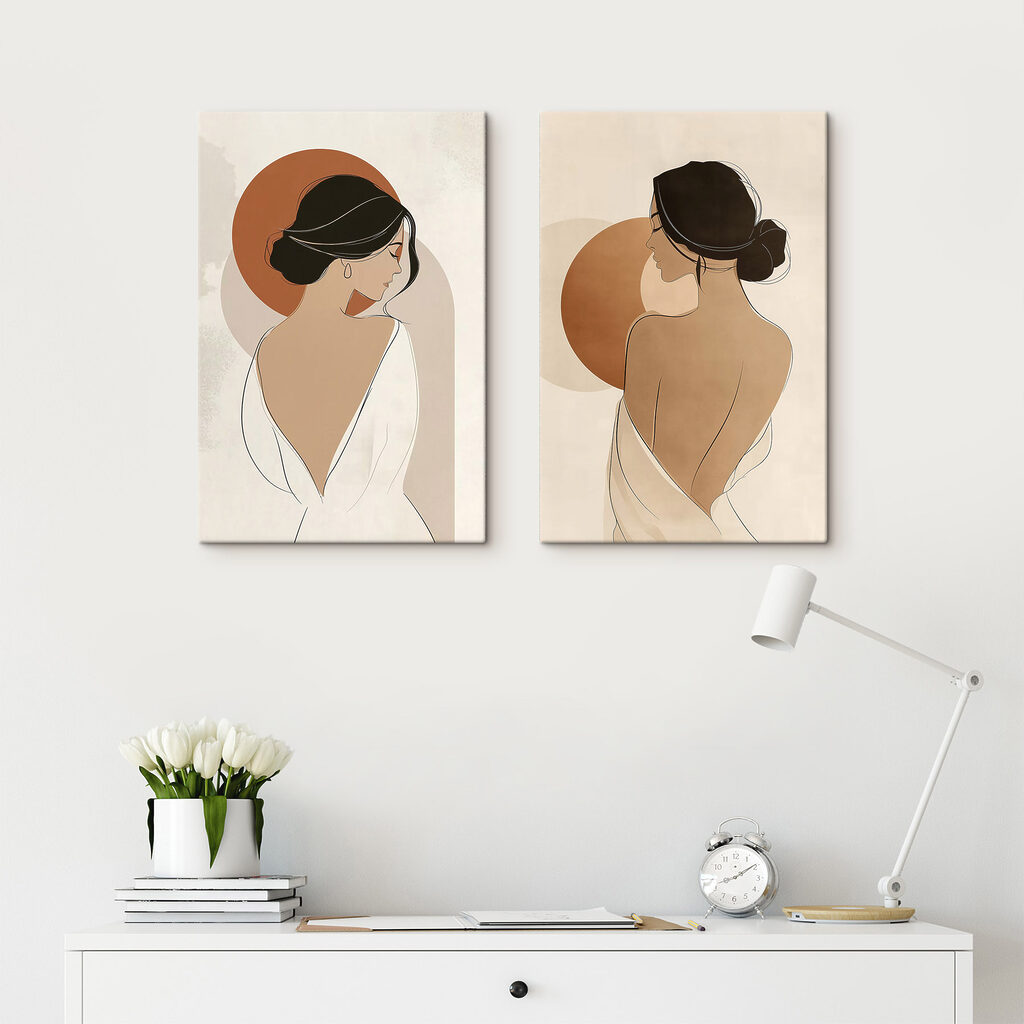 Vrouw in witte en bruine jurken in een interieur