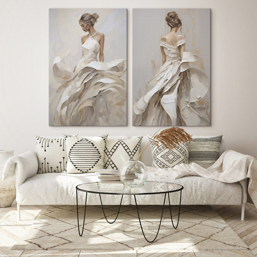 Vrouw in een witte jurk in een interieur