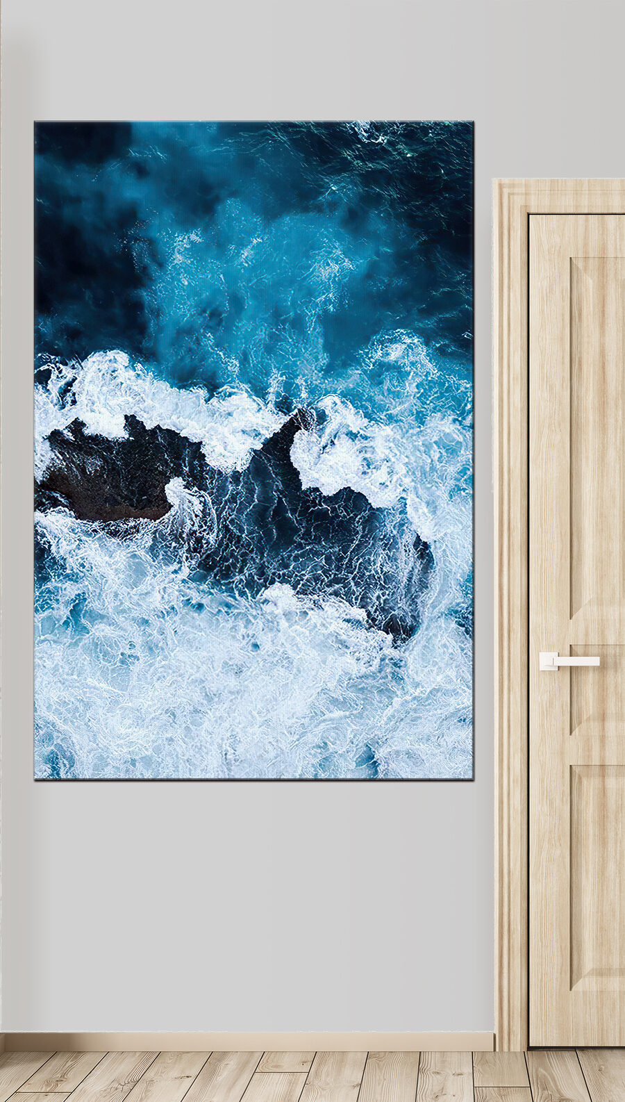 Schuim rond donkere rotsen — interieur 1