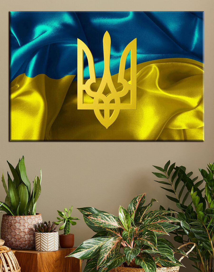 Oekraïense vlag met drietand in een interieur