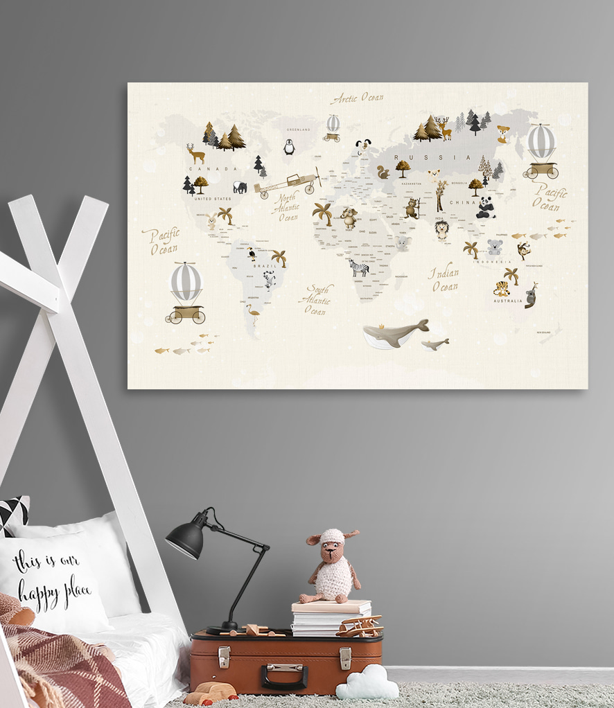 Een wereldkaart met dieren in een interieur