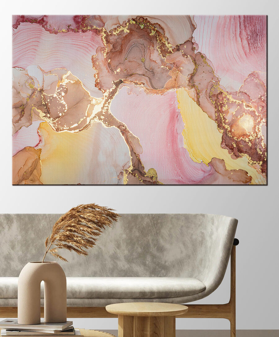 Roze aders met goudranden — interieur 1