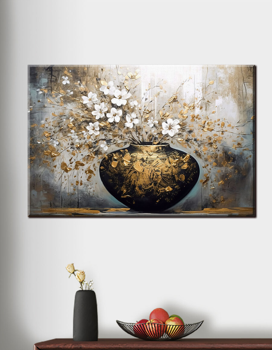 Een schilderij van bloemen in een vaas in een interieur