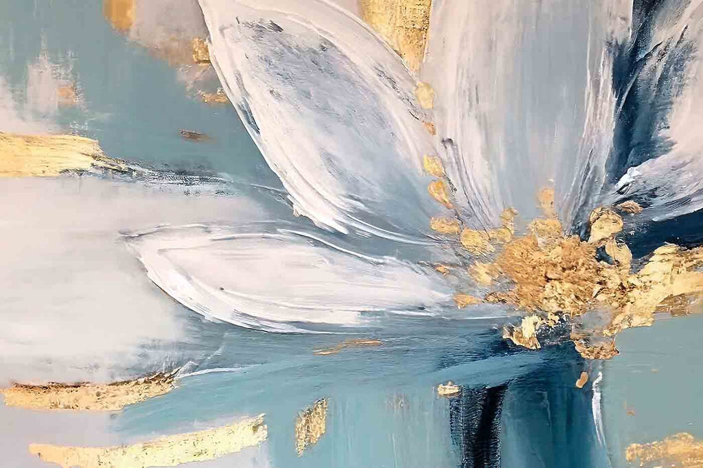 Witte bloei met goud — volledig ontwerp