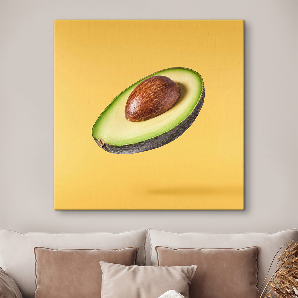 Avocado zweeft op geel — interieur 4