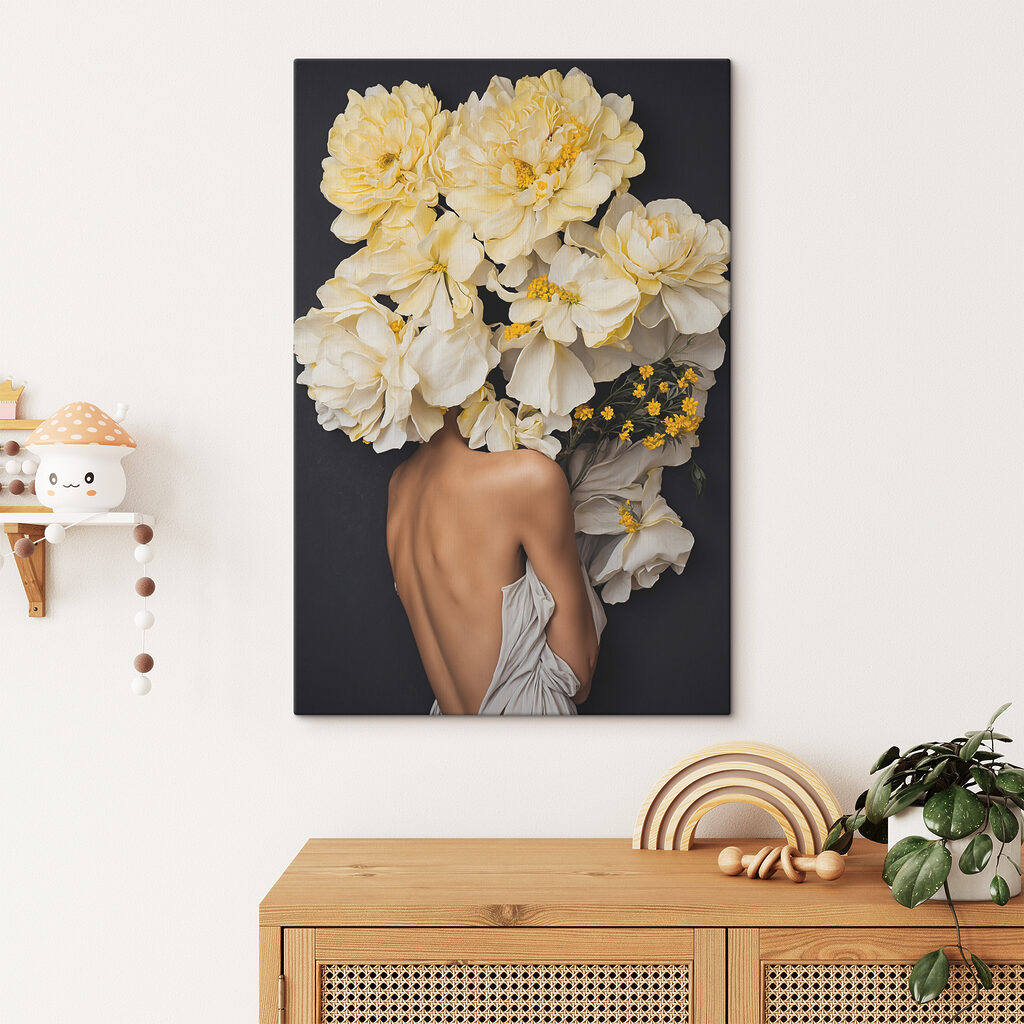 Bloemen langs haar schouders — interieur 7