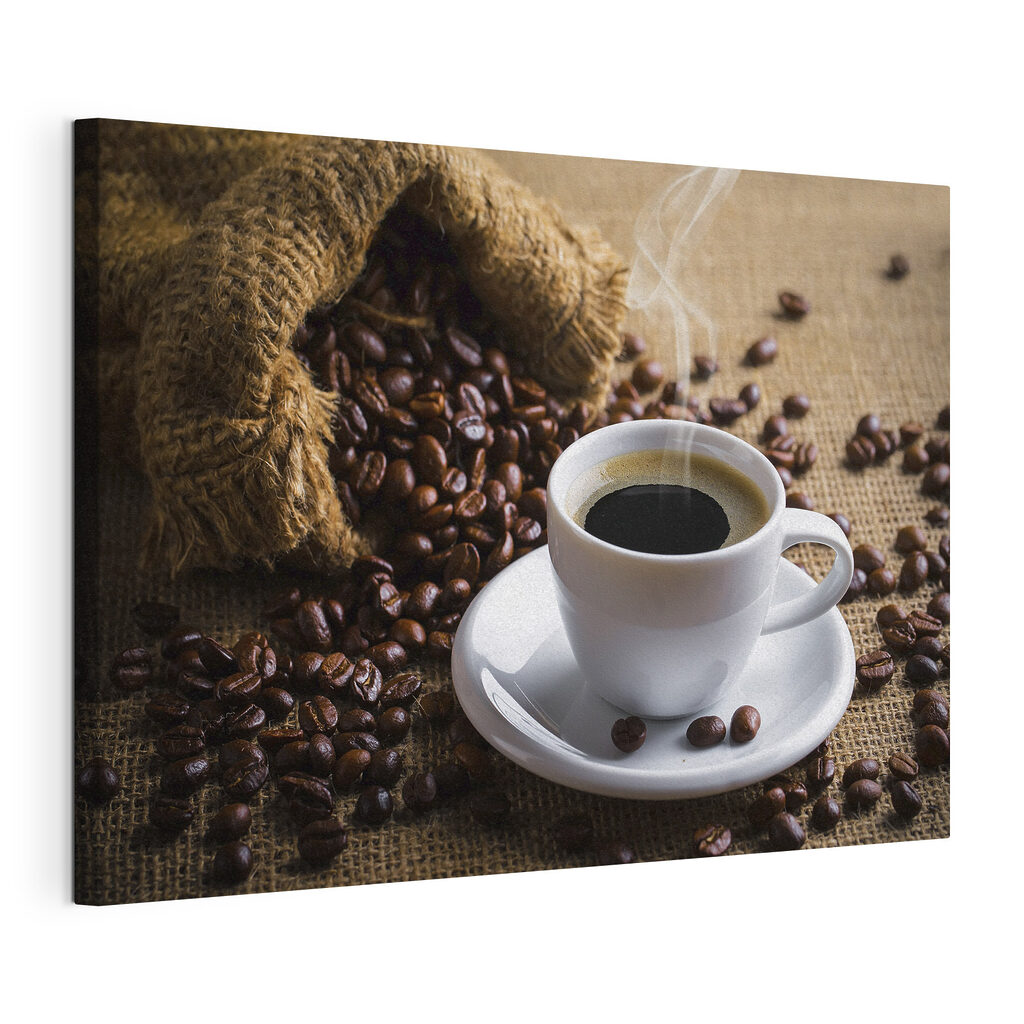 Een kopje naast koffiebonen, gespannen canvas met doorlopende rand
