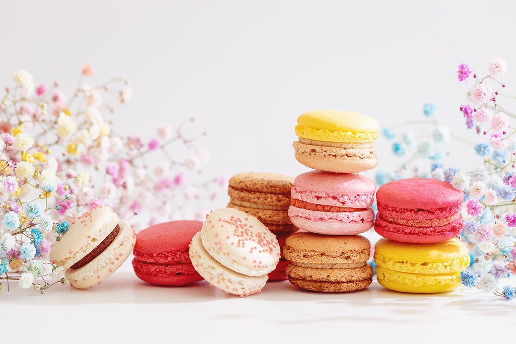 Macarons tussen kleine bloesems — volledig ontwerp