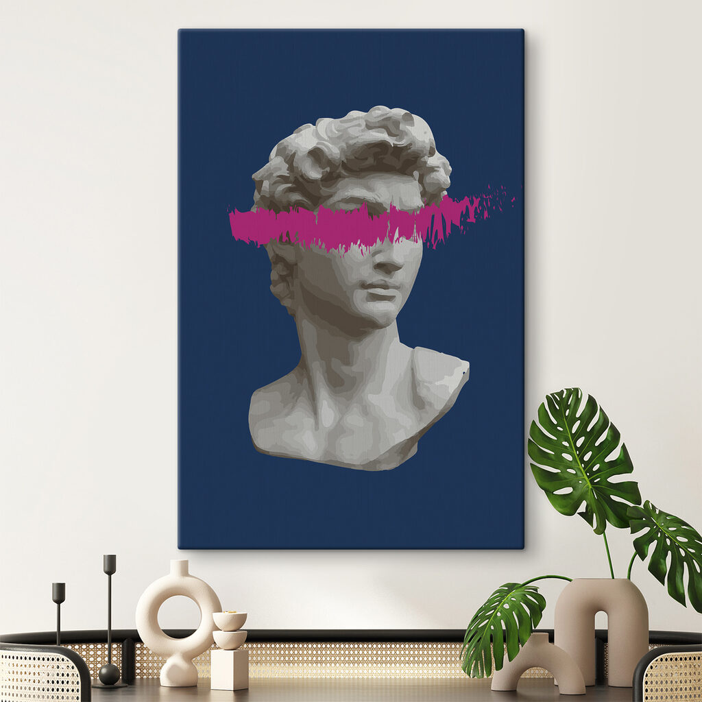 Een standbeeld van een man met een roze streep — interieur 2