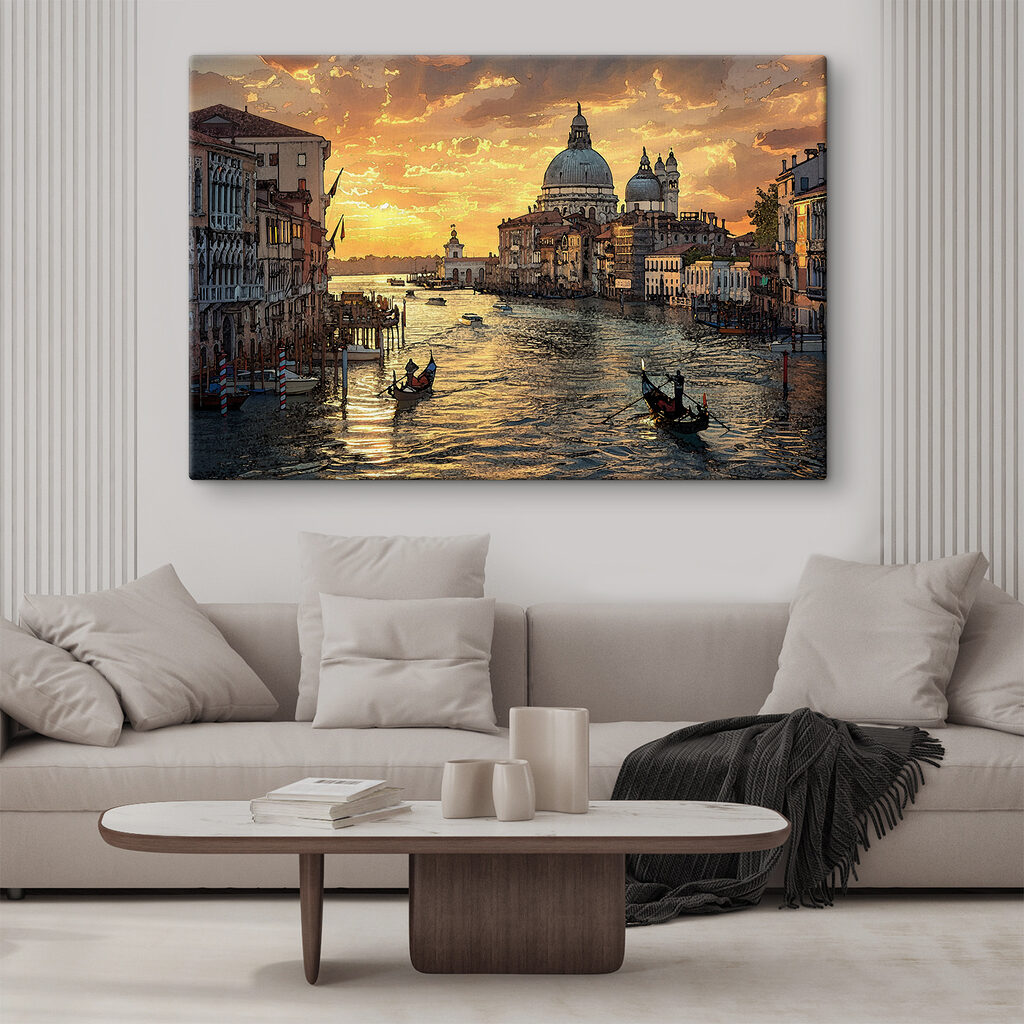 Een water met boten en gebouwen op de achtergrond — interieur 1