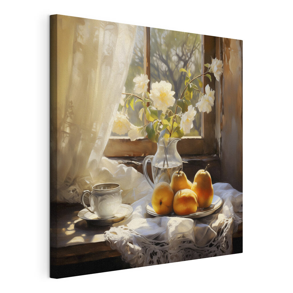 Een bord met fruit en een beker op een tafel naast een vaas met bloemen, gespannen canvas met doorlopende rand
