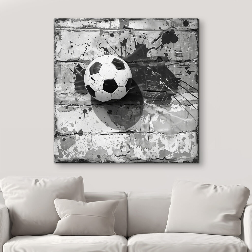 Voetbal op verweerde stenen — interieur 2