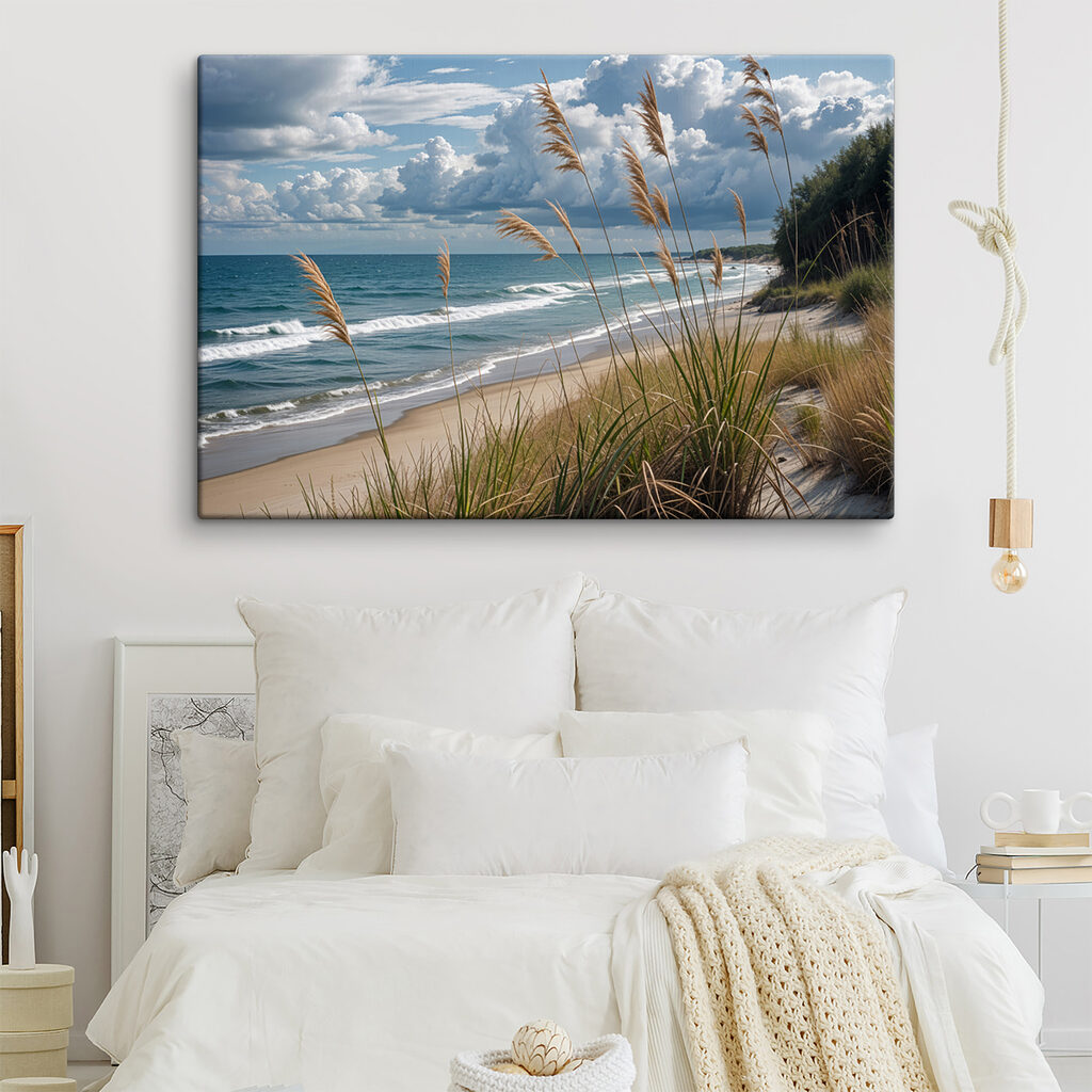Strand met hoog gras en water in een interieur