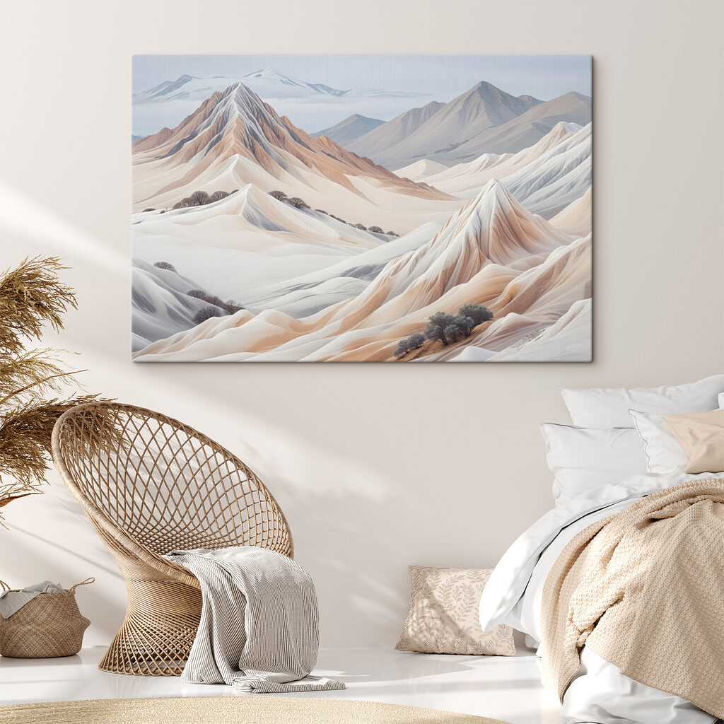 Bergen in roomwitte plooien — interieur 1