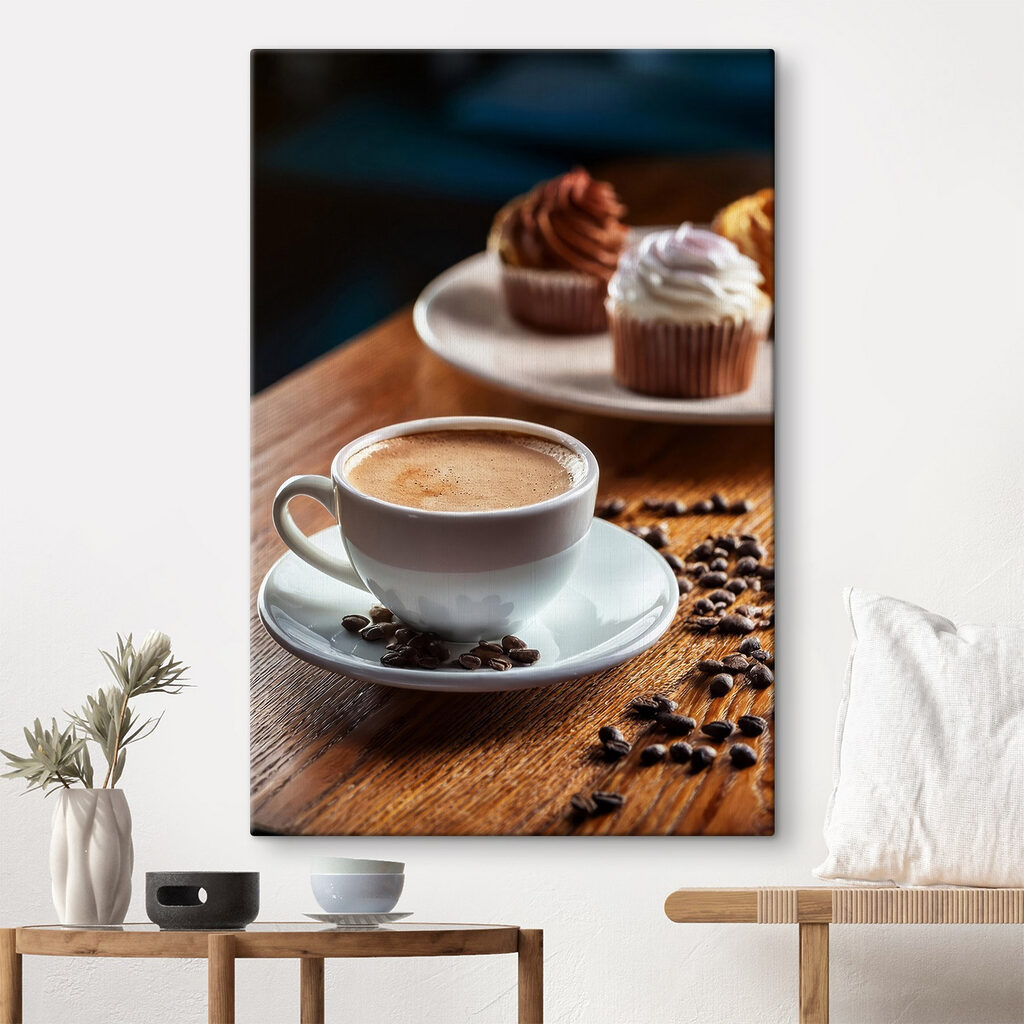 Koffie naast twee cupcakes — interieur 4