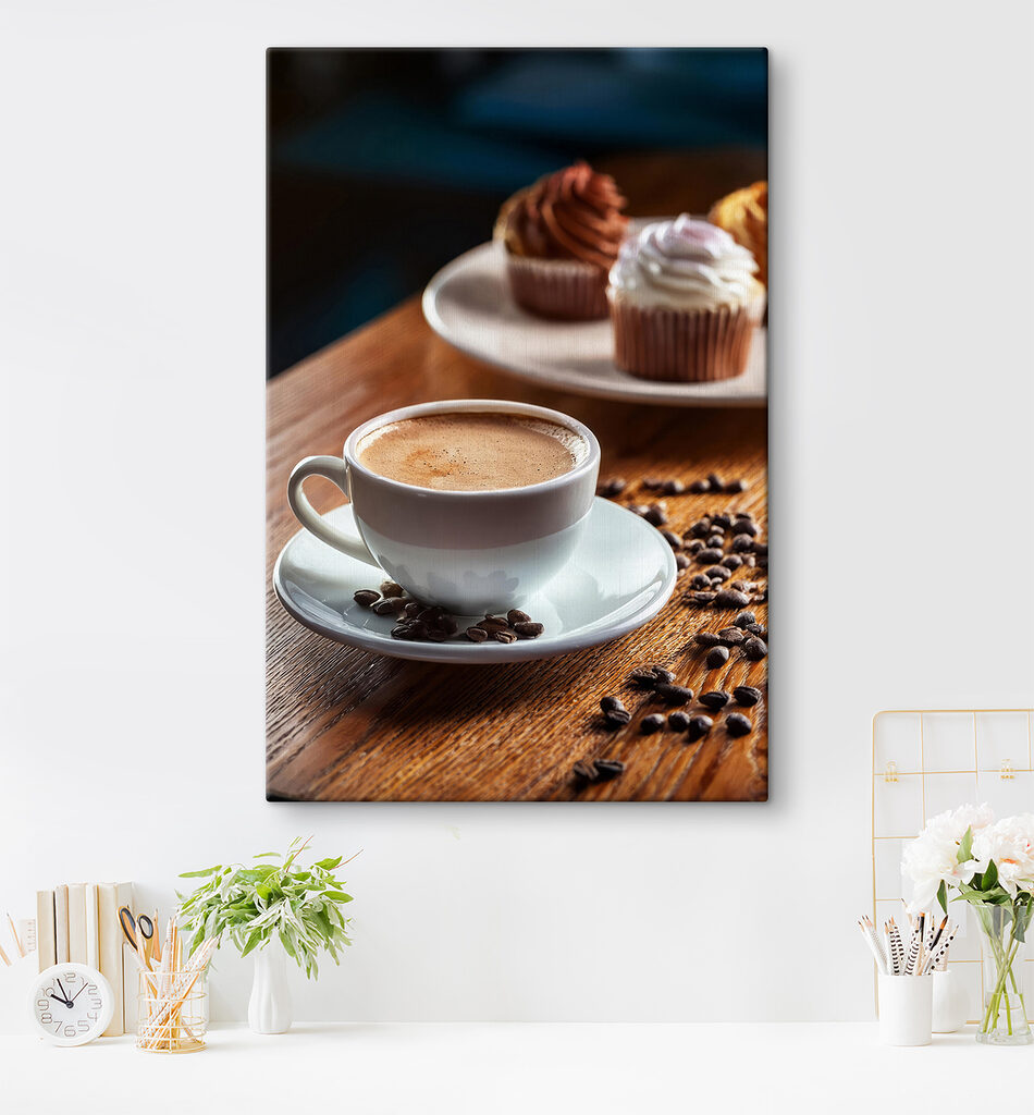 Koffie naast twee cupcakes — interieur 1