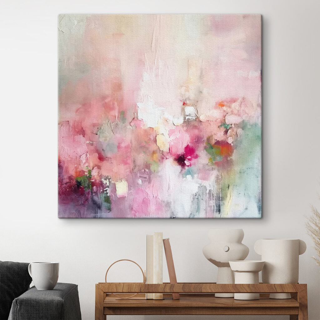 Schilderij van bloemen op een wit oppervlak in een interieur