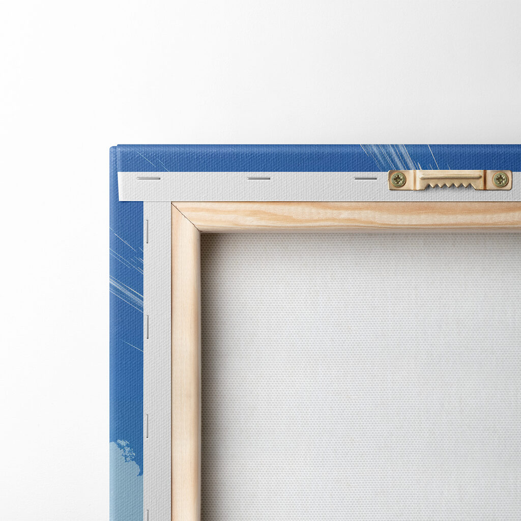 Wit huis onder wolkenstrepen — achterkant