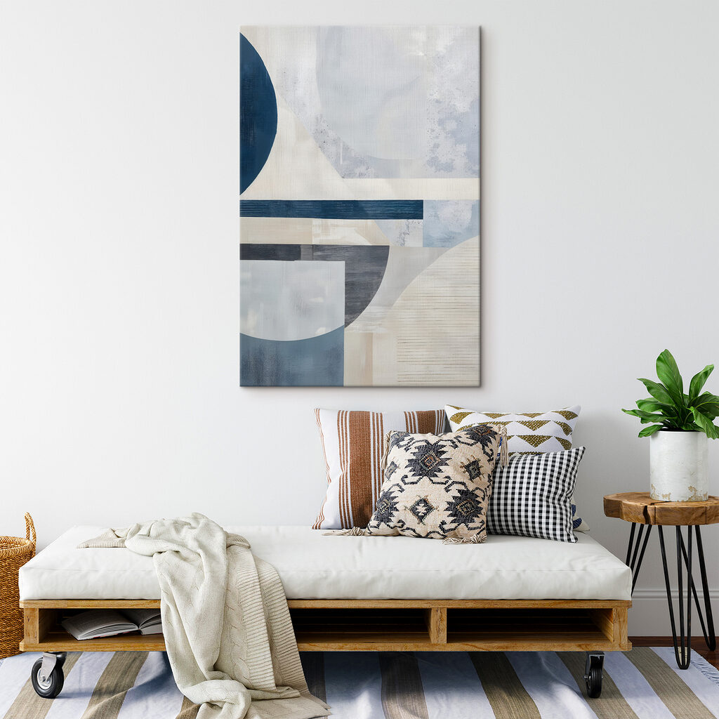 Blauwe bogen op krijtwit — interieur 2