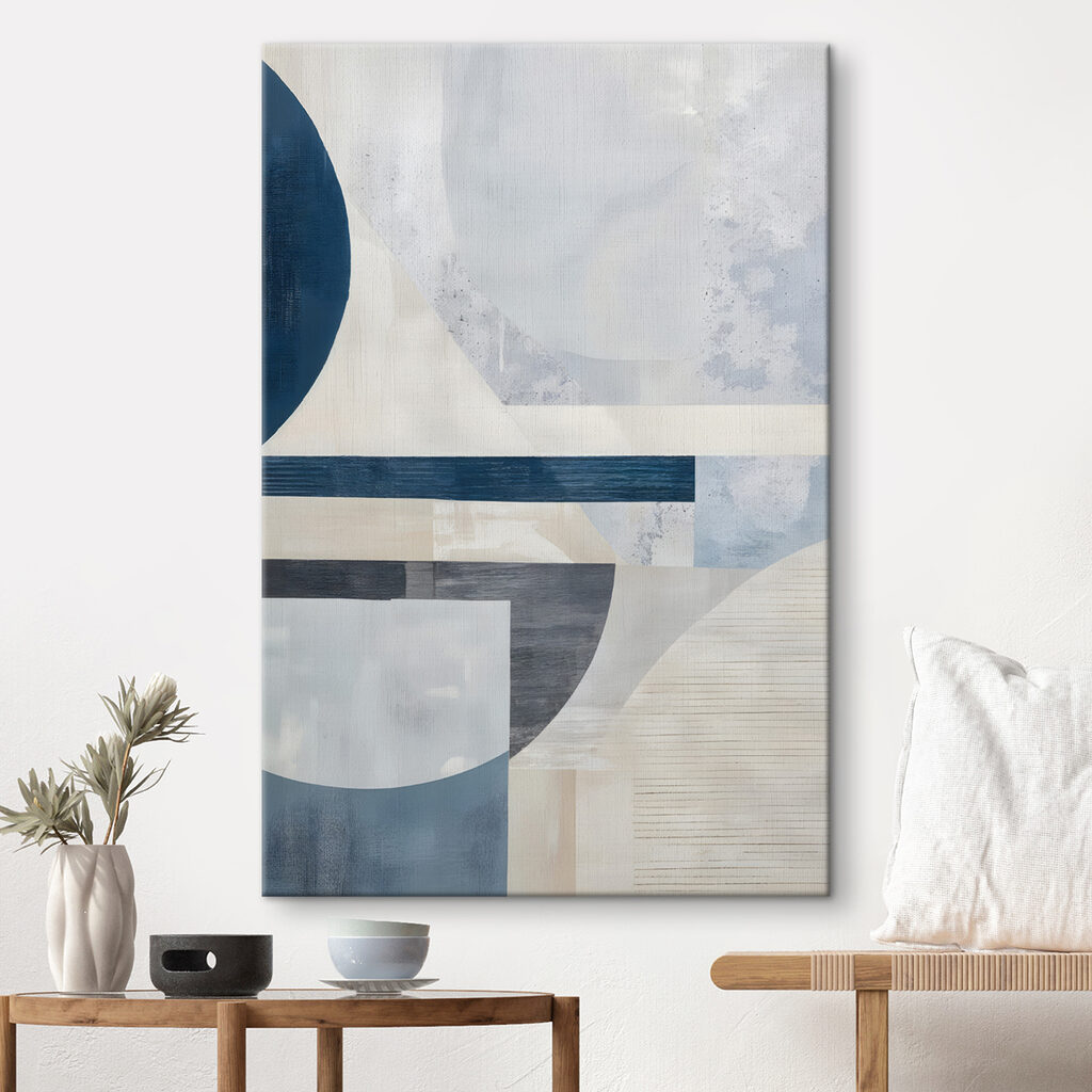 Blauwe bogen op krijtwit — interieur 1