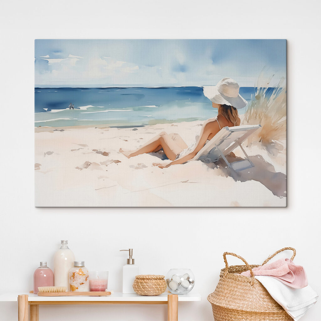 Rust onder witte strandhoed in een interieur