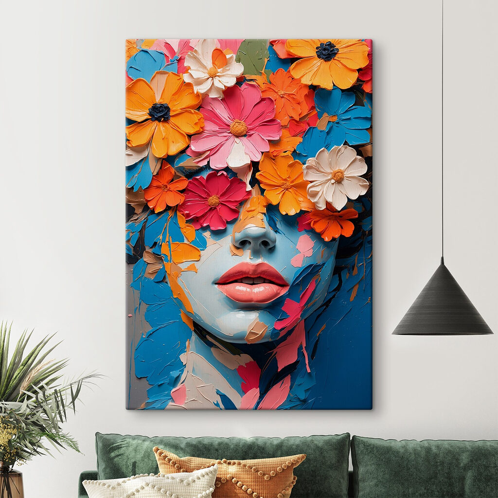 Gezicht bedekt met bloemen in een interieur