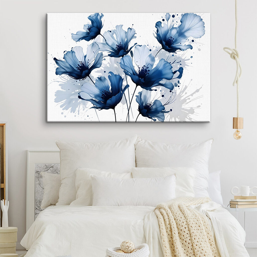 Blauwe bloemen in inktspatten — interieur 2