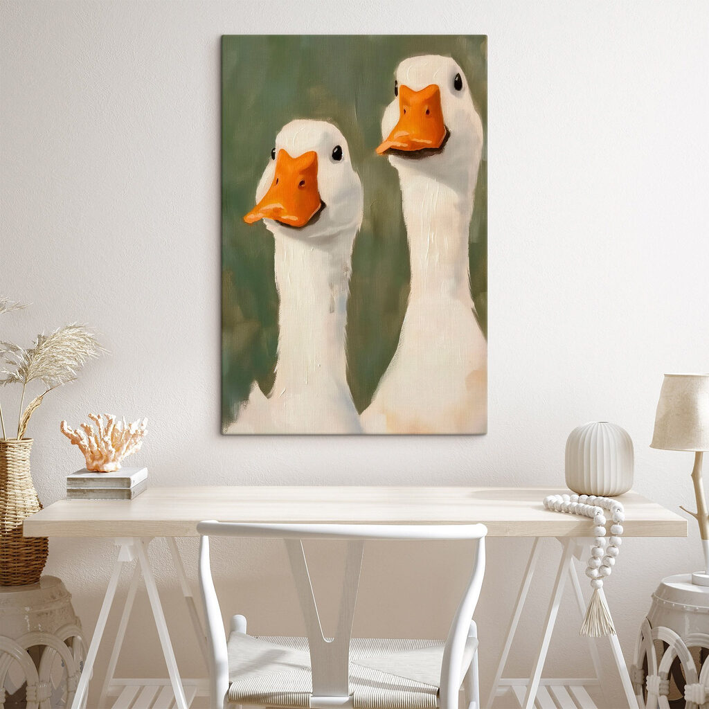 Schilderij van twee witte eenden in een interieur