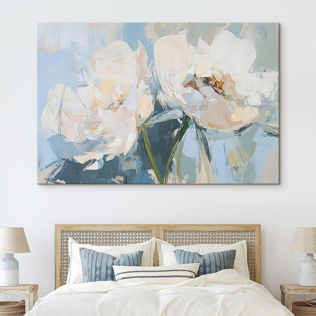 Witte tulpen tegen lichtblauw — interieur 2