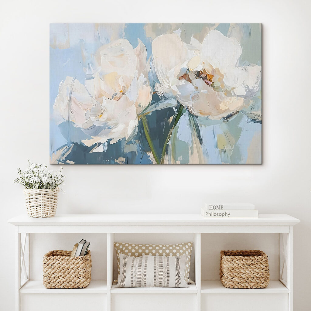 Witte tulpen tegen lichtblauw — interieur 1