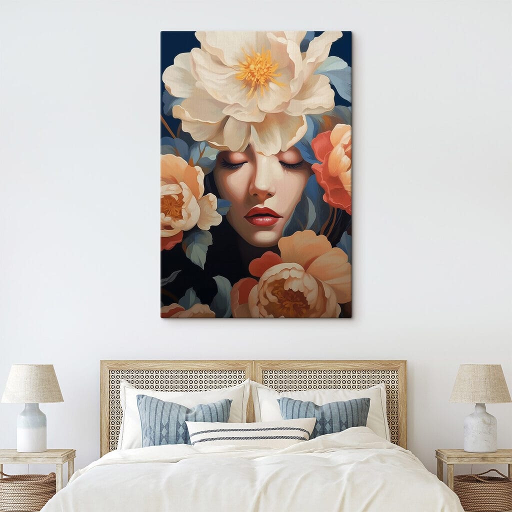 Vrouw tussen perzikkleurige bloemen — interieur 1