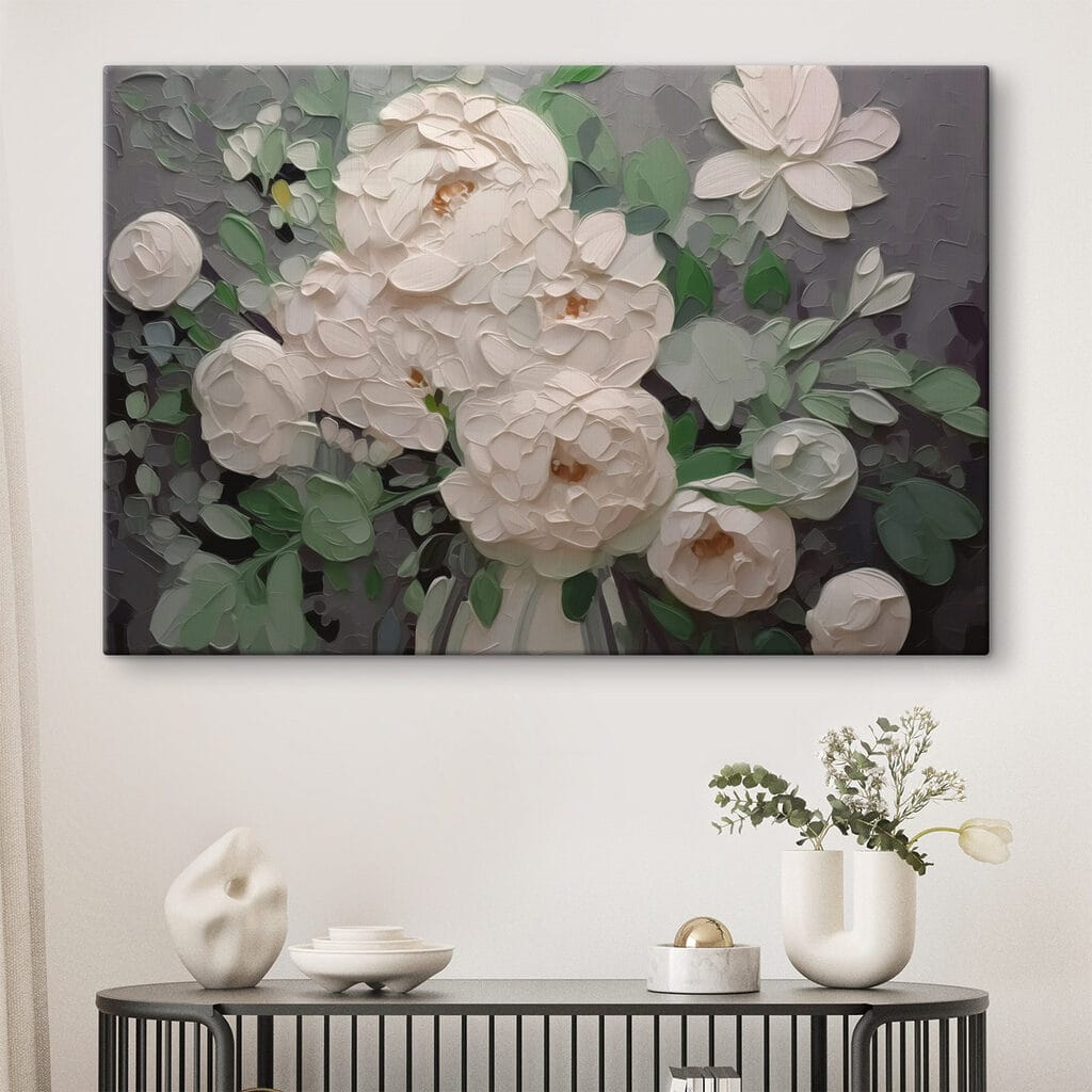 Roomwitte pioenen tussen grijsgroen — interieur 1