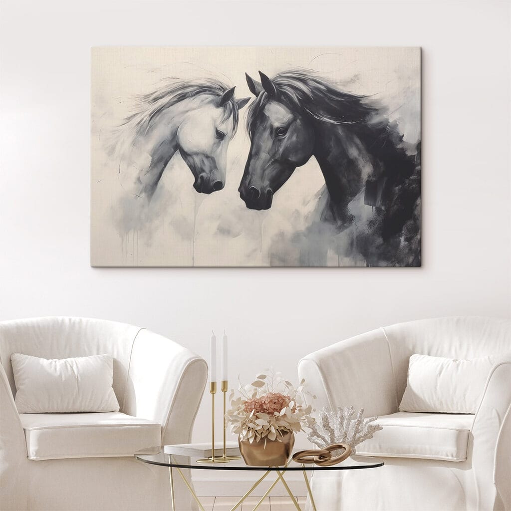 Twee paarden in grijsnevel — interieur 2