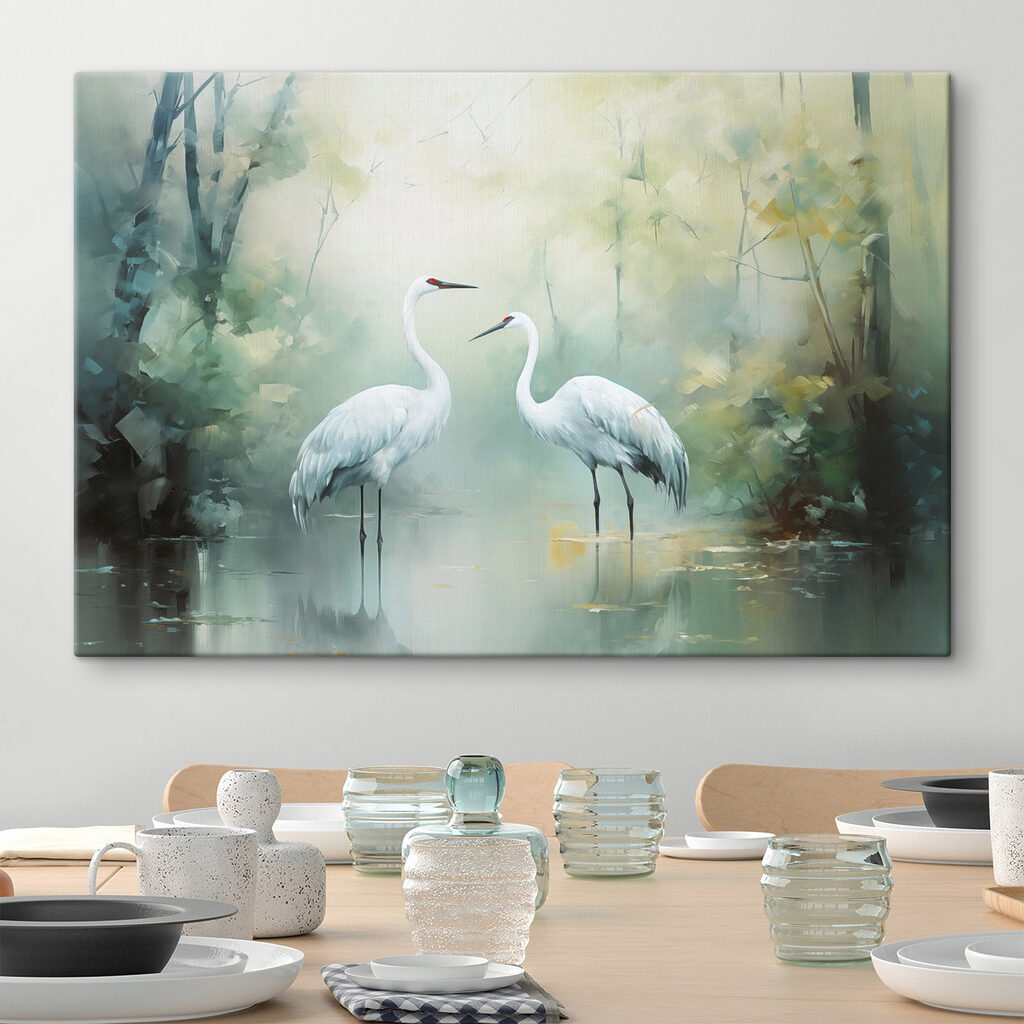 Paar witte vogels in een vijver in een interieur
