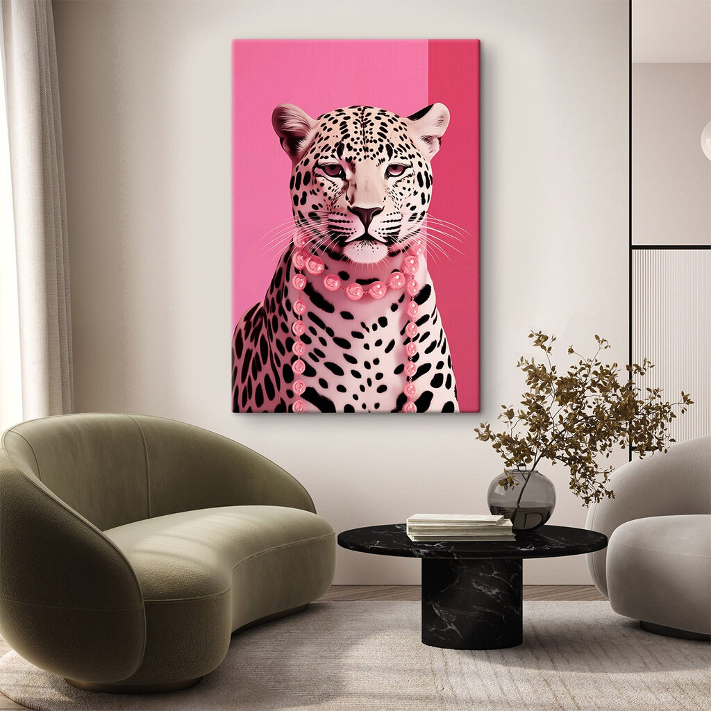 Luipaard met roze parelketting — interieur 2