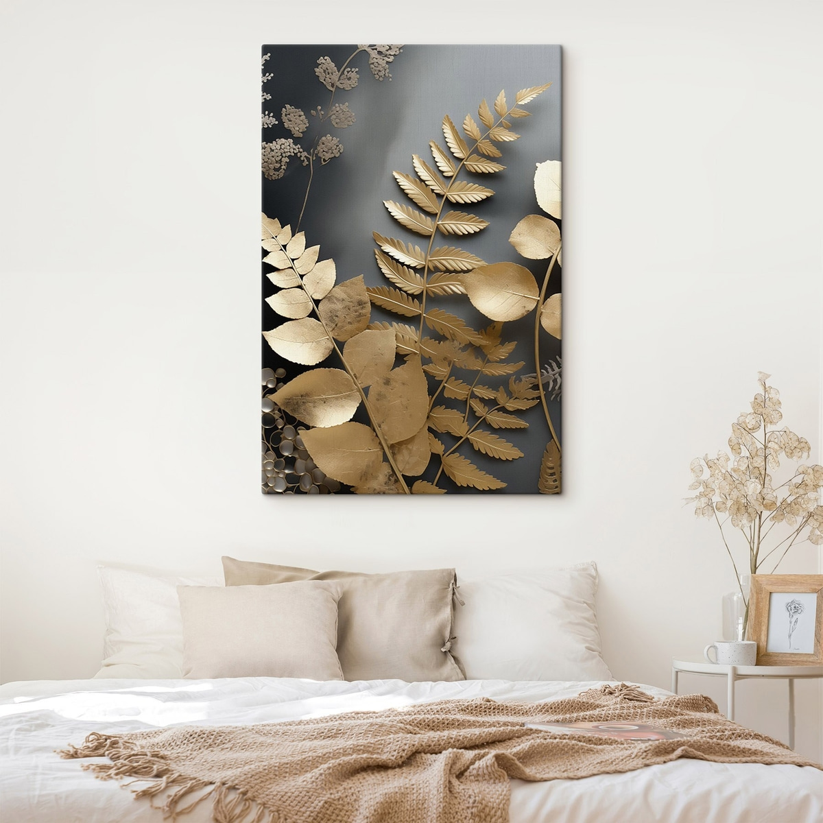 Eucalyptus takken en tropische bladeren op een donkere achtergrond — interieur 2